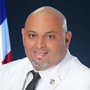 Senador de la República, apasionado caballista, temeroso de Dios y fiel admirador de la familia