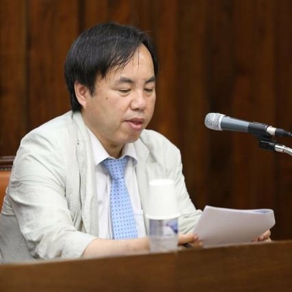 u1suones's profile picture. 사명당 김원봉 신영복 선생님과 동향인 밀양사람~살아간다는 것은 축복이며 소홀히 여길수 없는 그무엇이라고 생각하는 사람ㆍ반지성주의를 한시라도 빨리 타파하는 것이 시대정신이라고 생각하는 사람