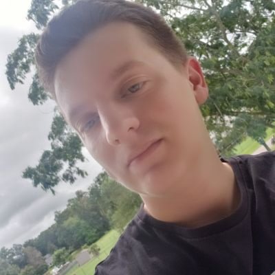 Penetration Tester • @_OpenSecurity_ •
I do phishing
Accidentally pushed functional code to production.