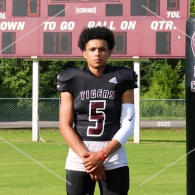 2022🎓Hardinsburg, Ky DUALTHREAT Quarterback @ Breckinridge County High School 5'8