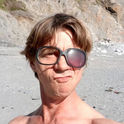 evaa31's profile picture. 🖐 Love life, culture, arts, music, science, politics, wildlife, walks, swimming or just fly a kite are a few of my favourite things. My views ;)