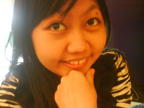 爱是无所不能 Don't wait for the right person to come into your life. rather be the right person to cons to someone 's life