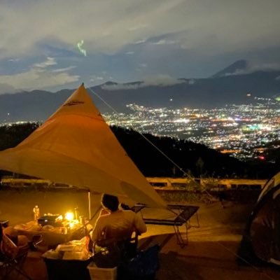 東京の北にある街、赤羽をこよなく愛す。しかし、実のところ出身は埼玉県桶川市出身。