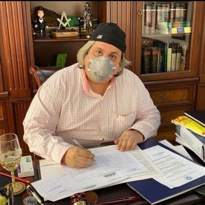 Profesor universitario, libre pensador, especialista en proyectos educativos y sociales, Scout, Shiners, Escritor, Radioaficionado