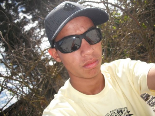 My names  is Juniorr Afimm? 
me add no FACE  -http://t.co/bamZmsdczv