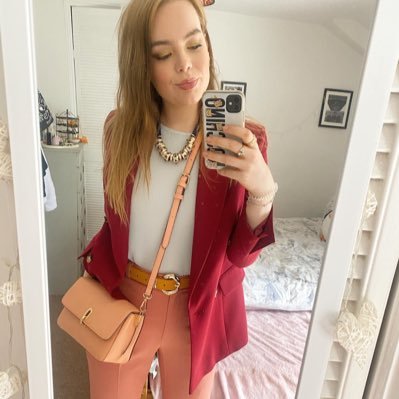 charliee_sutton's profile picture. 