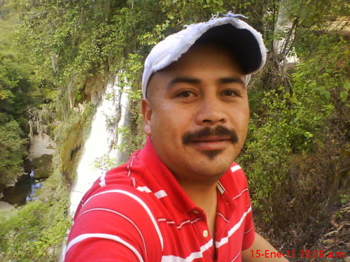naci en abril 23 de 1980 ,,,,,estudie ,ahora trabajo y me va bien ,,,,soy muy pachanguero