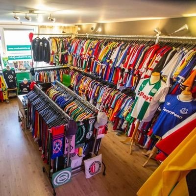 footballshirtscollection/voetbalshirtsverzameling Arjan Wijngaard (2.974 shirts). Te zien op/displayed on https://t.co/ZPRvLYHnhc, Based in Groningen, NL