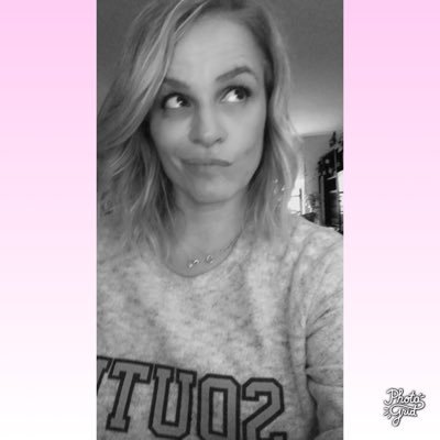English Teacher. 20+ years teaching. I love running and sports. Hockey 🏒 is my favorite season.