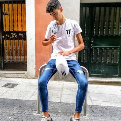 EdvcMannu's profile picture. .