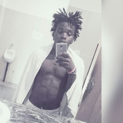 Bertino2P's profile picture. *le bruit de la mer♥️🌹*