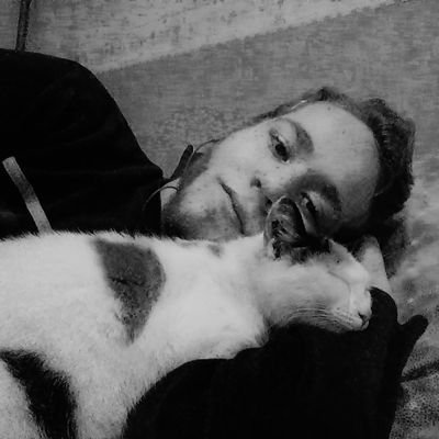 TotoMakototo's profile picture. J’fais cuire mes spaghettis dans des larmes de débiles et rageux en tous genres (c'est pas que j'les aime pas hein mais j'ai la flemme de mettre du sel en vrai)