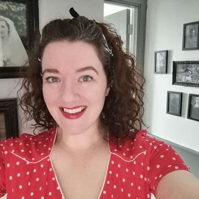 Yorkshire mum making the move from designer to trainee teacher. Avid reader, history lover and passionate about making the arts accessible to all children.