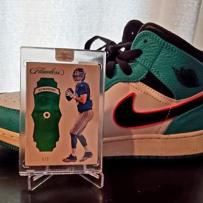 kickinwithcards's profile picture. Female Sneaker and Sports Card Collector
Here I will be documenting my sneaker and card collections.
If interested in any cards not for my pc, let me know!