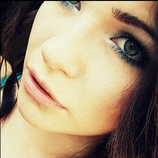 ThisFL's profile picture. It's Friday.Friday getin down on Friday -- That's the shit xD 

Single;Lookin