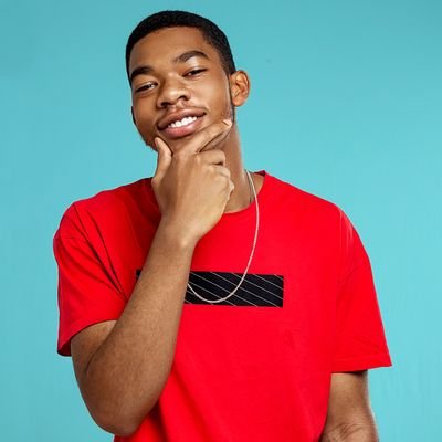 Estudante/Músico/Compositor🎵
LaGeVeGaS_LV_420♥️✌️
Mixtape-Terapia 🥵