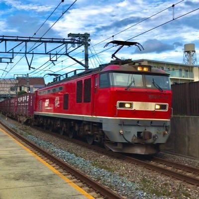 Hi, guys. I'm Kamui, Japanese Railway Fans. I'm Japanese, but I also make videos that explain in English and upload them to YouTube. Nice to meet you.