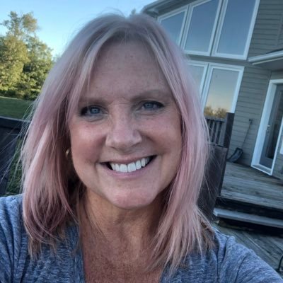 Mom! 3 girls, 2 dogs, 2 cats ❤️ Breast Cancer Survivor 💕 Wine Lover 🍷