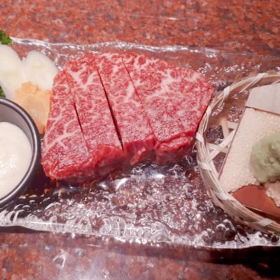 毎日お肉に囲まれたい🥰
肉多めのグルメアカウントです😋
お肉大好き〜♡
Instagramも宜しくお願いします！
【Instagram▶hiramechan.30】
お仕事依頼はDMまでお願いします✉