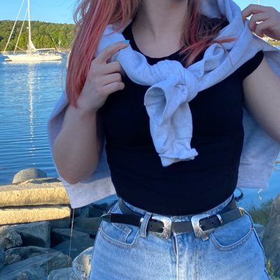 skyleemiddleton's profile picture. it’s all in your head