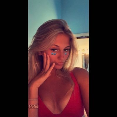 abby_fairbank's profile picture. Insta: AbbyFairPlayss & AbbyFairbank5 CoD ps4 player👽