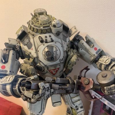 リトルアーモリー、1/12の事をメインに呟きます。好きなものは銃、SF、ロボットです!最近プラモ塗装を始めたのでたまに製作途中のものが流れると思います。何か聞きたいこととかあれば気軽にリプ、DMどうぞ
