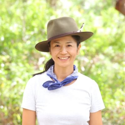 Forest Therapy Guide & Nature Photographer based in Sydney 🇦🇺
I conduct Shinrin-yoku walk in
peaceful forests in Sydney.
シドニー在住森林セラピーガイド。ユーカリの森で森林浴行っています。