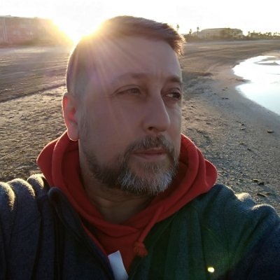 Padre, blogger, soñador y gamer tirando a malo.
Father, blogger, dreamer and quite bad gamer.
Colaborador en @Levelsbonus