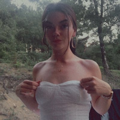 GeorgiaaaLeee's profile picture. surfin' on my own wave 🏄🏻‍♀️