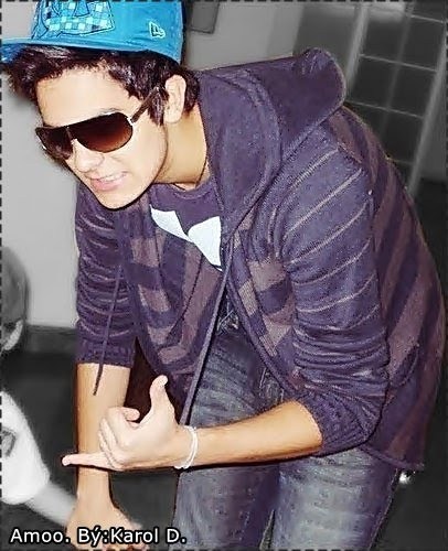 E me desculpem,
os que tem apenas uma Paixão, eu tenho um orgulho enorme e um amor gigantesco pelo Luan Santana ' I love u