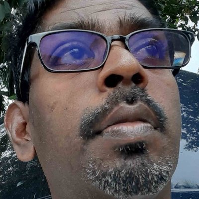 சிரித்தால்... சிரிக்கிறது
அழுதால்... அழுகிறது
கொடுத்தால்... கொடுக்கிறது
பறித்தால்... அழுகிறது
பிரிந்தால்... தத்தளிக்கிறது
வாழ்த்தினால்... வாழ்த்துகிறது
இத்தனைக்
