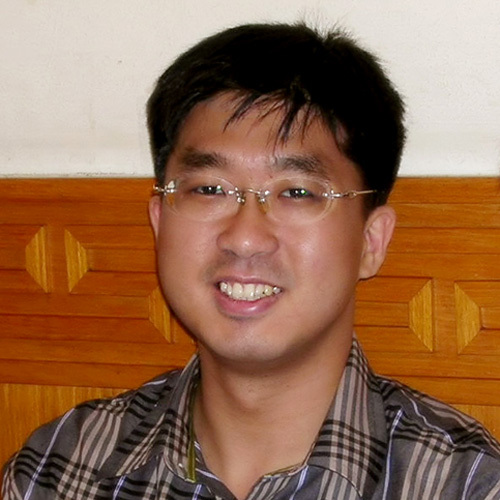 Christian, MD, Ph D, Prof. of CUD, Dept. of Parasitol, AGAPE, DSLR(주력:550D+30.4), CCM, DVD, SKT2g non-스맛폰 폰트윗, 국민학교, 수능1세대, 플픽은 2004년 가을.