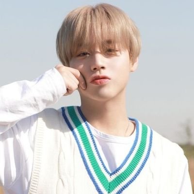 ρᥲrody of jihoon, 1999 ︴◜♡◞   α wink fαiry boy who cαn mαke everyone fαlls in love with｡