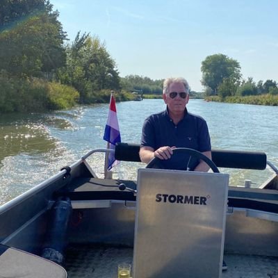 Autogek en dol op watersport. @allesopwielen1 passie voor mobiliteit! #Autos #fietsen #reizen maar ook voor #Fabrieksuitje #leukedingen #antislip