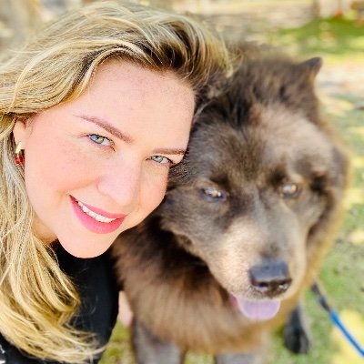 Larissa_Farias's profile picture. 