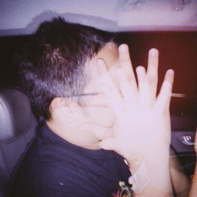 chao13_'s profile picture. sneaker hustling since '17