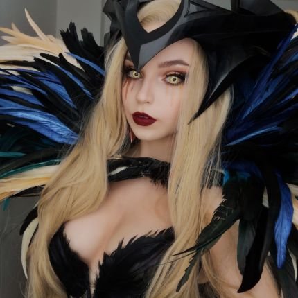 I'm a League of Legends cosplayer from Germany. 🌺❤️
