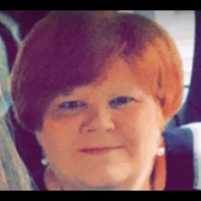 lynn17102139's profile picture. Child of God, wife, mother, teacher, lab loving , crafter