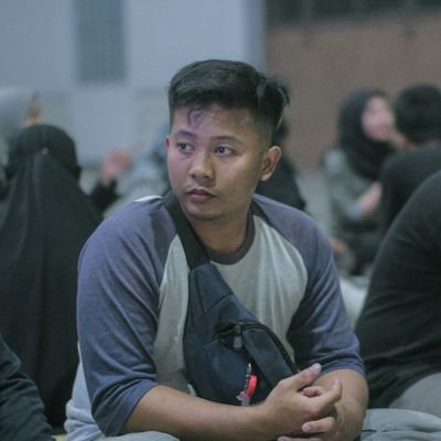 Semestinya harus bisa dibedakan, orang berbuat baik bertujuan untuk kebaikan, dan orang berbuat baik karena lagi banyak maunya.
