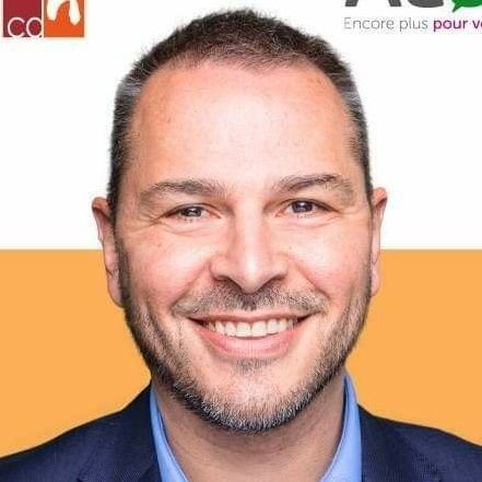 Détaché pédagogique chez les Jeunes cdH
Conseiller communal à Assesse
Master en sciences de l'éducation
Devise perso : pour rester zen, avance !
