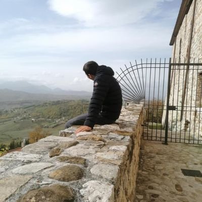 Carmine56583231's profile picture. Rimanere da soli con se stessi è come deporre le armi, le armi della frenesia, della chiacchiera, del frastuono, del rumore. Rimanere da soli è come restare in