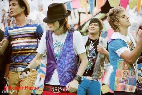 Fã Clube dedicado a @rockrestart a MELHOR banda do mundo! Não gosta de Restart? Então Bye Bye amor! Beijo grande.