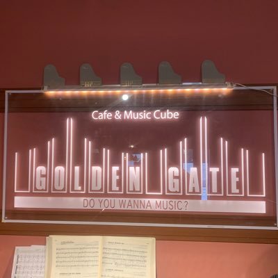 阪急宝塚線 曽根駅より徒歩５分の場所にあるCafe&Music Cube GOLDENGATE です！ 懐かしのレコードを聞きながらゆっくりした時間を過ごしませんか？ #曽根カフェ #豊中カフェ #レコード #レコードのある生活 #レコードのある店 #レコードが好きな人と繋がりたい