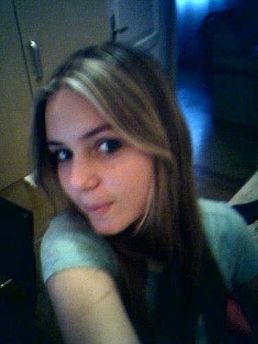 eu sou juliana oliveira,tenho 16 anos,estou sempre a procura de novas amizades :)