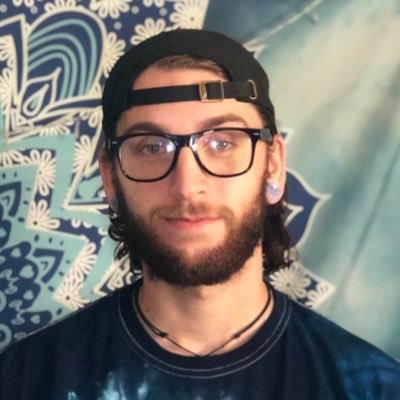 | Content creator for @noegogg | Chill vibes | code rakeei for 10% of @therogueenergy | Merch link https://t.co/h7ho9Xs81g |