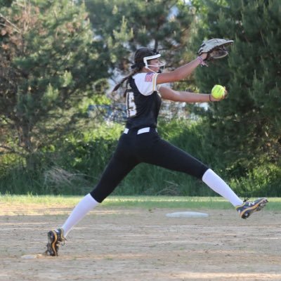 wisconsin lightning 16u / wths 2023 varsity pitcher / 3.34 GPA