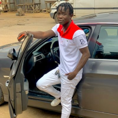 SydneyOmer's profile picture. Vagabond intellectuel