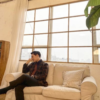 JMjgdVfxlPaWeH1's profile picture. 【毎日ホテル暮らしの投資家】デイトレを貫き通した27歳。デイトレ+EAで資金構築中|資産5億の某投資家が使用してるソフト使ってます▶️日給7万の秘訣◀️｜"知識・経験"不要で投資未経験でも使えるので興味あればLINEにて教えます↓