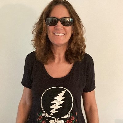 ehollow8's profile picture. 