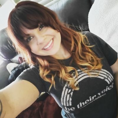 Living Libertarian. Think free. Live free. Mother to a real gem. Crafty. Wubs my Hubs. Animals 👍